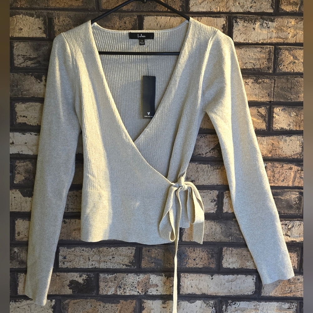 Nwt Lulus long sleeve wrap sweater top